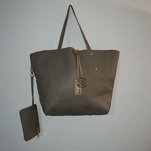 Bebe purse so cute pre loved ❤️